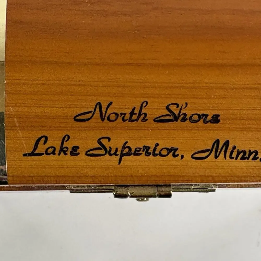 Small Cedar Treasure Chest Souvenir Lake Superior Minnesota North Shore Vintage